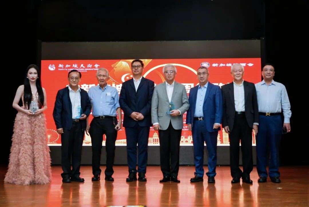 这样的庆生方式亮了!听新移民聊聊他们眼中的新加坡