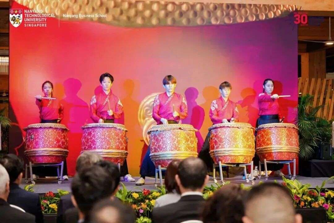 AI巨变时代，60位华人商业精英首度在新加坡南大集结！