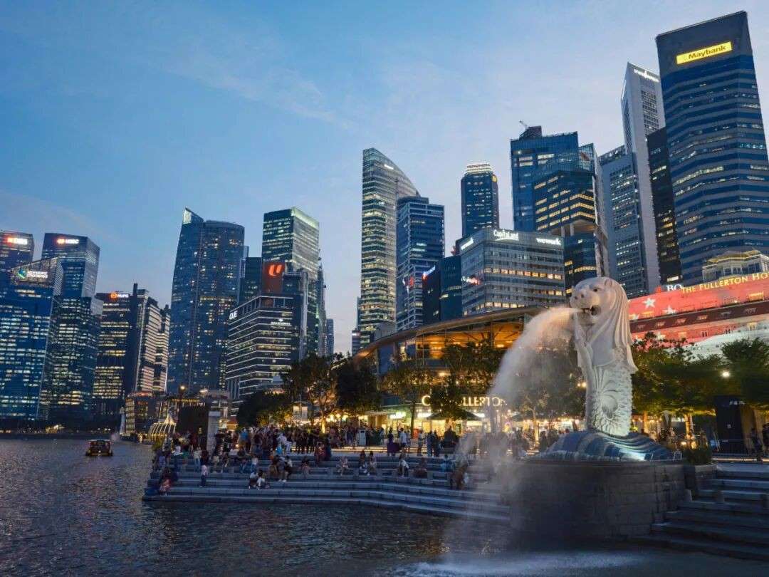 上个月新加坡来了好多吃货,餐饮销售增幅超4成,中国依然是榜一大哥