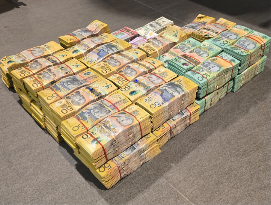 新加坡海陆空关卡查出七位数走私现金!有人带31包香烟被罚款!