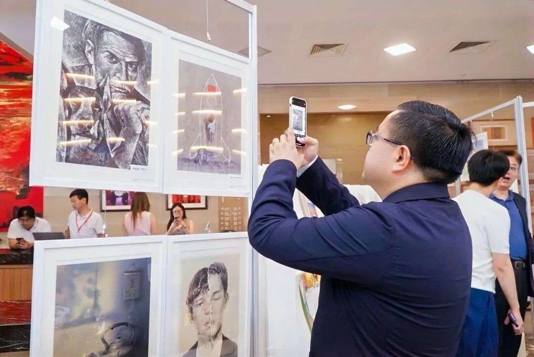 “几代人的记忆,终于来新加坡了!”第一视角带你走进《读者》的世界!
