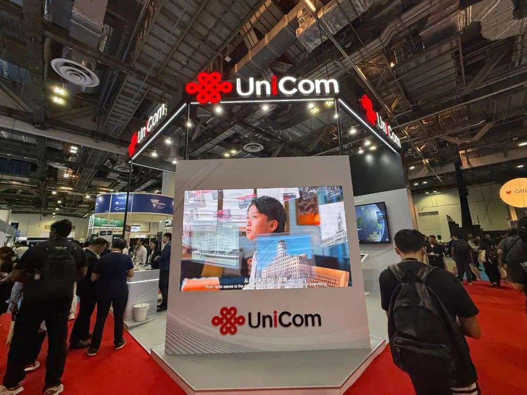 新加坡科技周现场直击:AI地毯式轰炸、中国三巨头抢眼、除了美国波士顿动力,本地机器人也来了