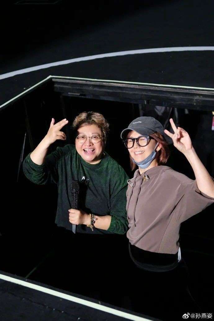 孙燕姿误了两班飞机坚持赴约，韩红曝光了她12年的秘密