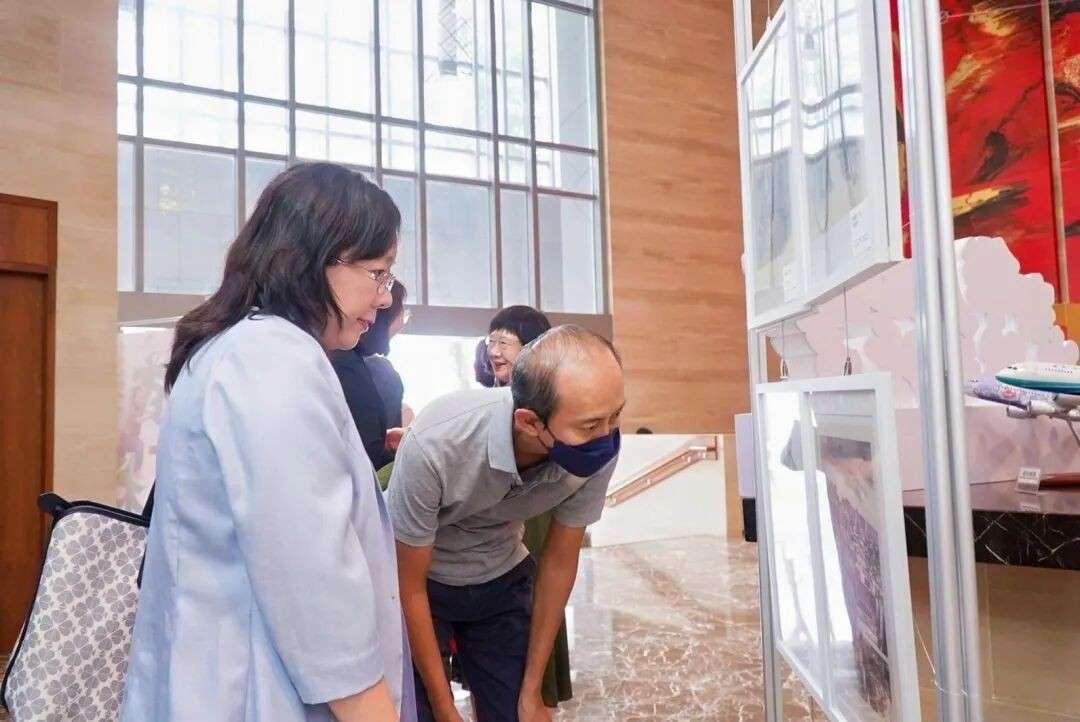 “几代人的记忆,终于来新加坡了!”第一视角带你走进《读者》的世界!