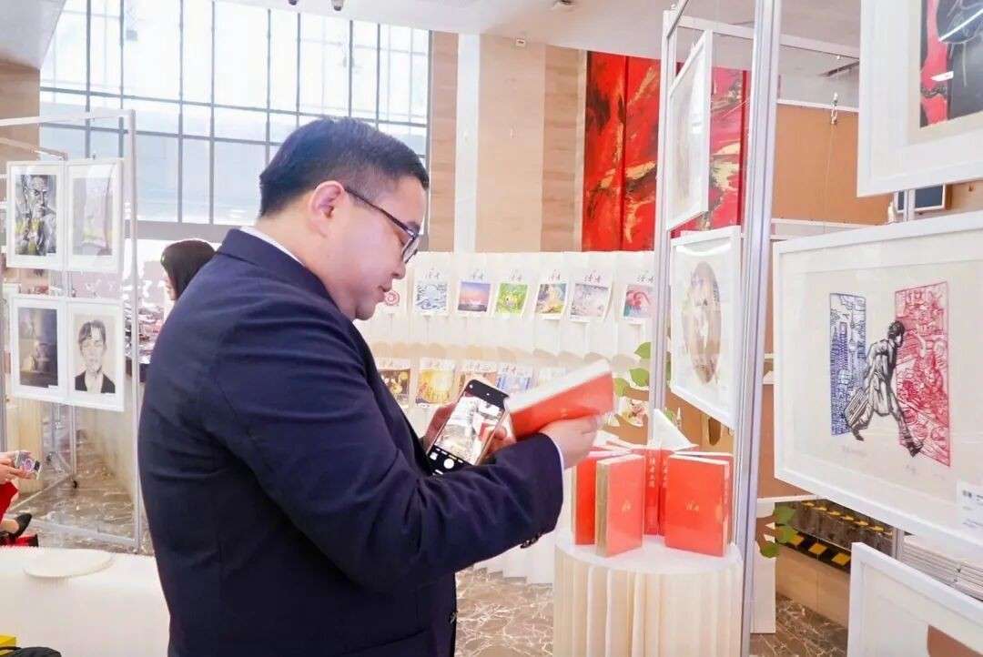 “几代人的记忆,终于来新加坡了!”第一视角带你走进《读者》的世界!