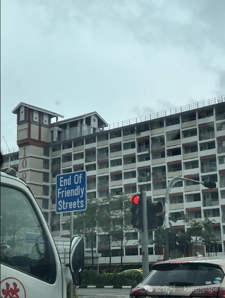 新加坡路牌爆梗,全网脑洞大开