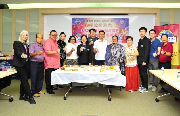 在新加坡过中秋，连李显龙都出来提灯笼了