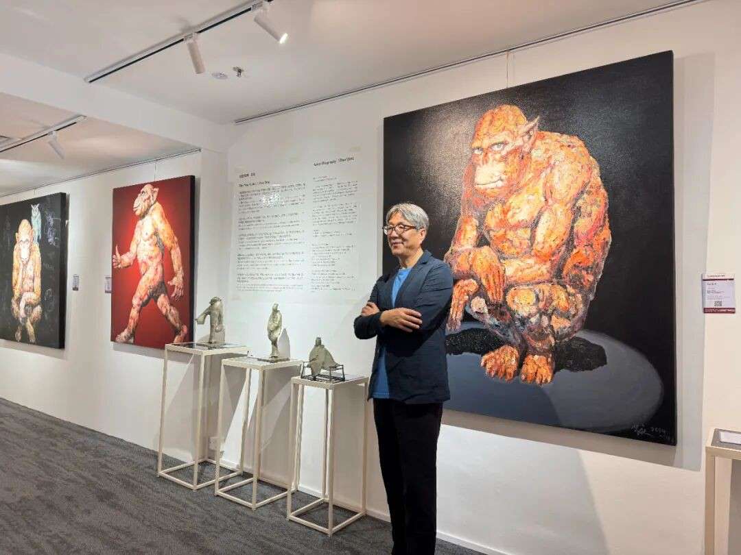 华庆全新个展《华庆的花朵》在新加坡开幕，他是第一位入驻圆明园的画家