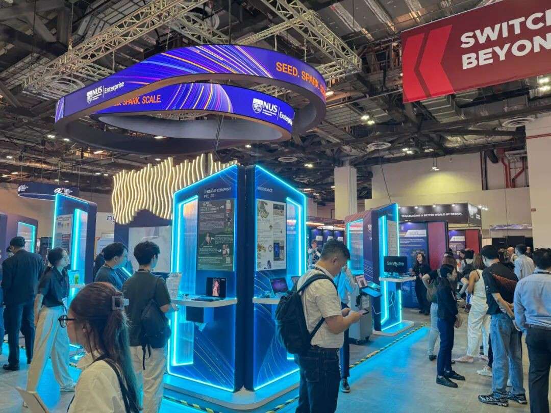 新加坡副总理逛得停不下来，机器人现场摆摊，顶级创新项目Battle，SWITCH首日现场直击
