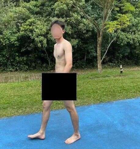 新加坡南大裸男旁若无人在校内散步，辣眼视频网上疯传