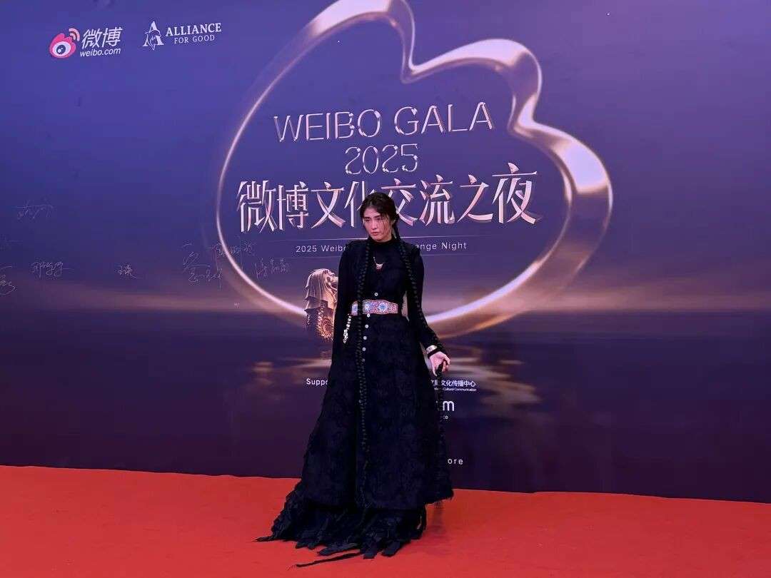 现场直击!任嘉伦、刘雨昕、刘轩丞明星红毯生图暴击,今天的新加坡星光拉满!