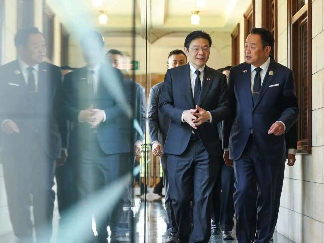 泰国首相阿努廷访问新加坡!最爱吃福建面:要带三四十包回国