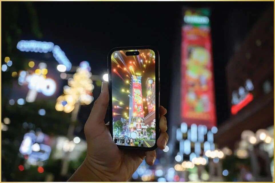 乌节路圣诞亮灯已上线！灯光+飘雪+3D投影+派对狂欢