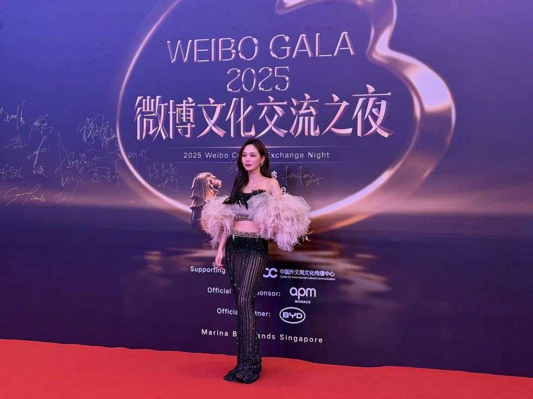 现场直击!任嘉伦、刘雨昕、刘轩丞明星红毯生图暴击,今天的新加坡星光拉满!