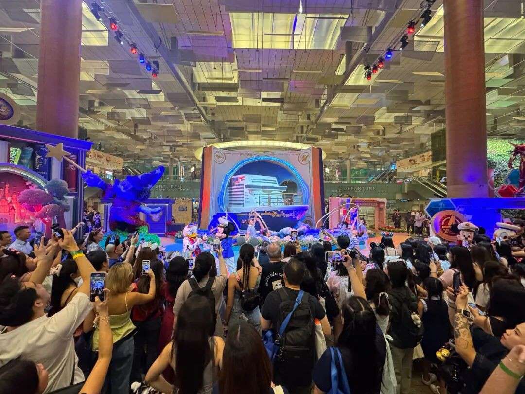 迪士尼游轮正式登陆樟宜！ 6米巨船+海底世界，打卡、DIY、嘉年华、限量周边一次玩爽！