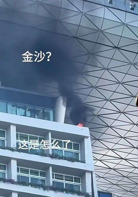 新加坡金沙酒店突发意外，大堂挤满外国游客，有人苦等8小时还没房卡！