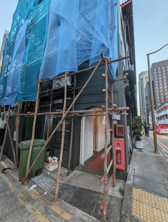原来,新加坡也用非金属脚手架