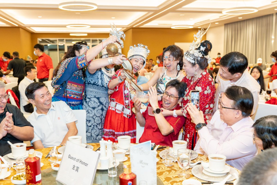 新中高尔夫球会与新加坡贵州会联合举办茅台杯国际邀请赛