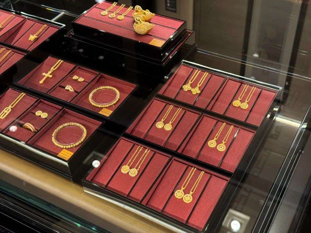 东方美学走向国际:老铺黄金在新加坡金沙的持续热度探秘