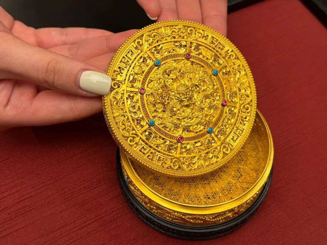 东方美学走向国际:老铺黄金在新加坡金沙的持续热度探秘