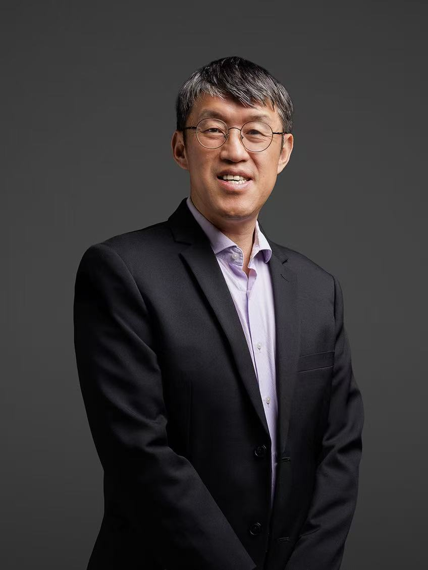 中国山西走出一位 AI 科学家,在新加坡探讨 AI 如何真正落地产业