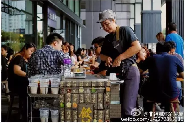 65岁正是打拼的年纪！新加坡超46%打工人要卷到70岁，第一名理由竟不是钱？！