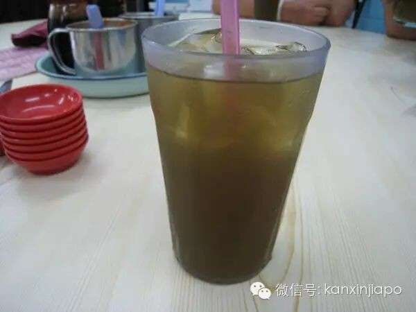 要在新加坡生活，你必须先学会怎么在咖啡店“叫水”