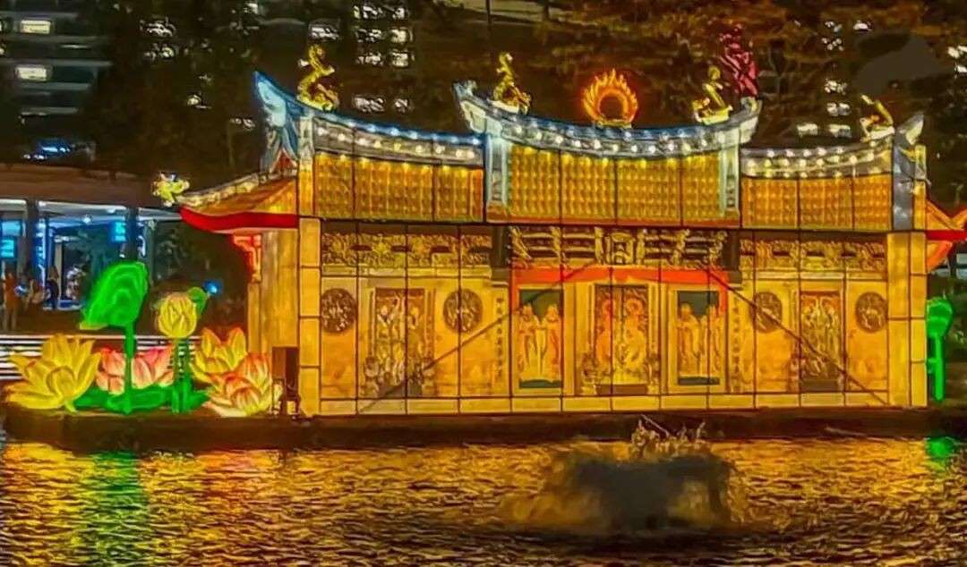 烟火回归!春到河畔40周年点亮滨海湾,现场直击太震撼了