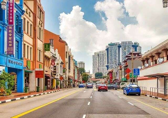 新加坡一栋店屋住了18名外劳，人力部出手了