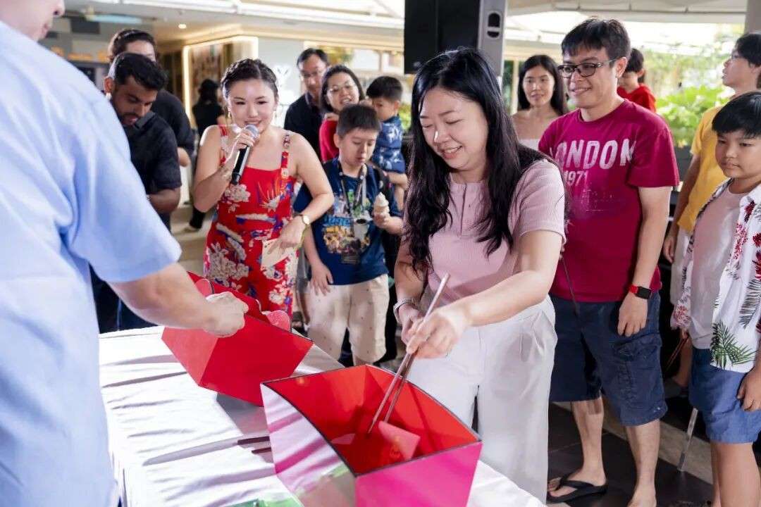 舞龙舞狮、AI象棋、皮影戏全都有!新加坡这个西部商场连办两天免费活动