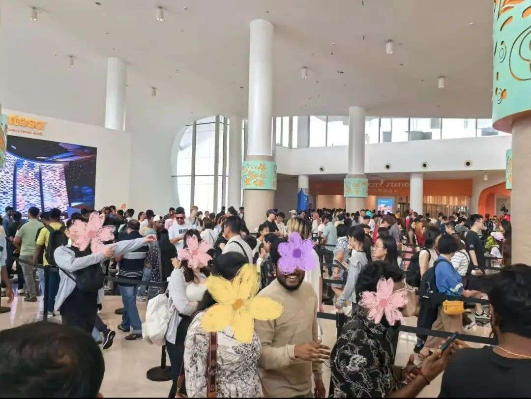 贵，但还是要来！中国游客春节挤爆新加坡