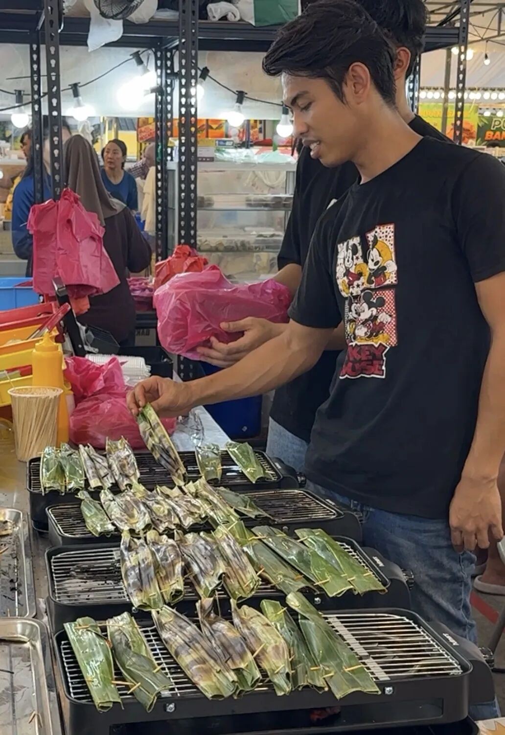 白天禁食、禁水、戒房事、禁恶行