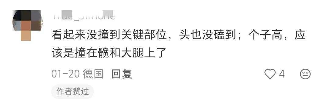 新加坡十字路口:男子乱穿马路被车撞飞十几米,竟然还能自己站起来!