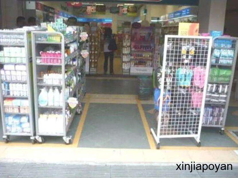 新加坡寸土寸金！组屋店门口2平米的小格子，一天竟能租到180新元