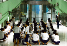 与未成年前学生畸恋并XX,新加坡前小学女教师被判入狱