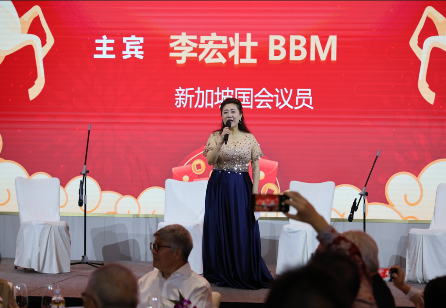 舞龙、奖学金、茅台大奖…新加坡陕西会春晚现场太燃了