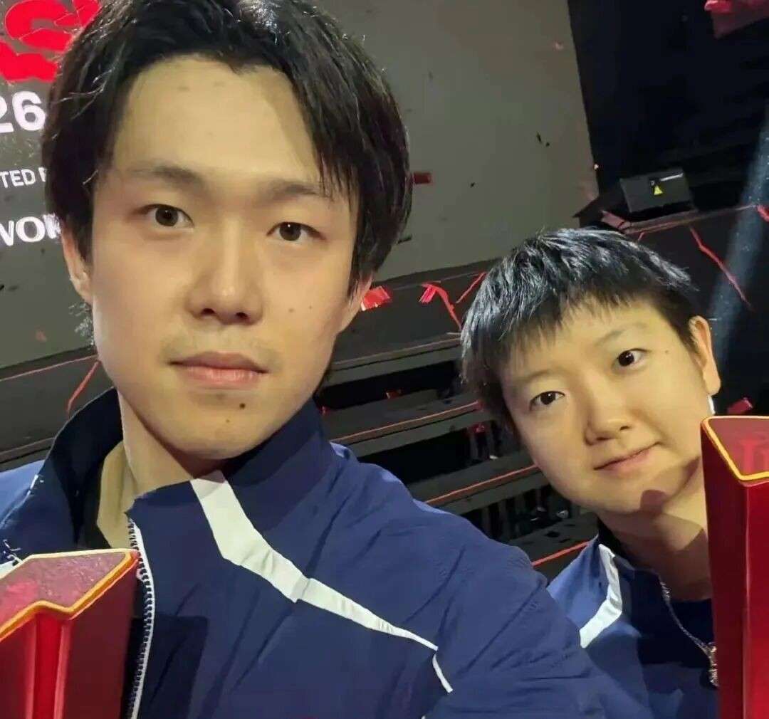 WTT之夜燃爆狮城!王楚钦4:0横扫,孙颖莎连救赛点卫冕!