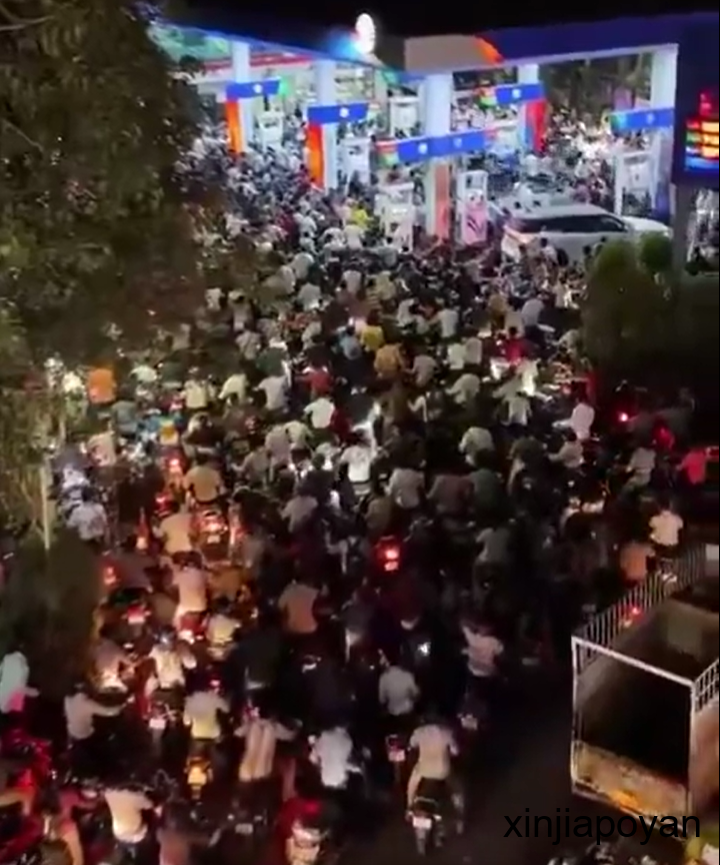 全球多地恐慌性囤油，新加坡总理忙着打电话