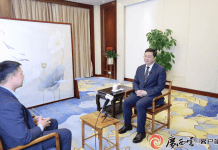 韦韬在京接受越南媒体采访