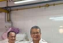 新加坡律政部长亲自下厨做鱼圆面:巴刹不只是吃饭的地方