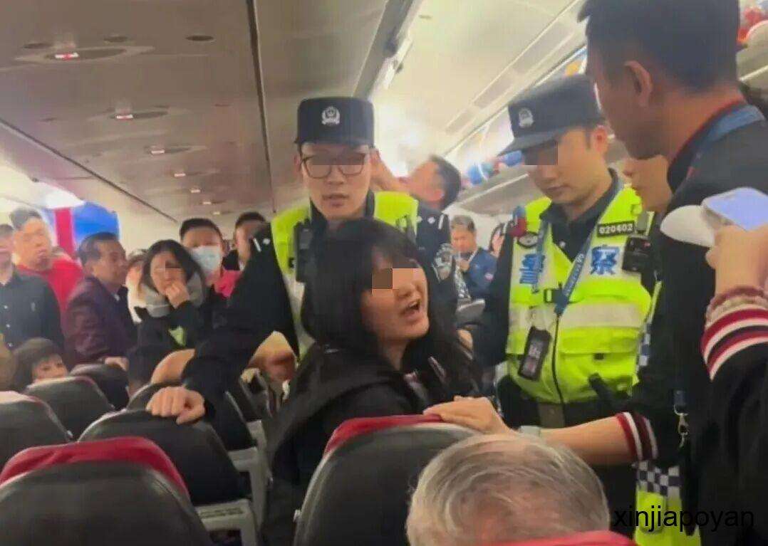 “南航空姐”咆哮外籍乘务不懂中文,空少还原闹剧首次曝光!这事如果发生在新加坡……