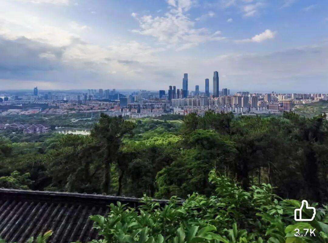 李显龙乘坐廉航再访中国，这次选了两座城市……