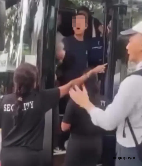 对保安爆粗,见领导秒怂,香港中学校长在新加坡上演“变脸”大戏!校方紧急回应