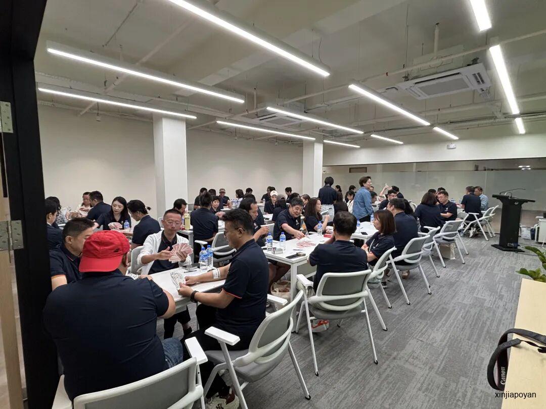 新加坡华人用一场掼蛋赛,过了个地道的端午节
