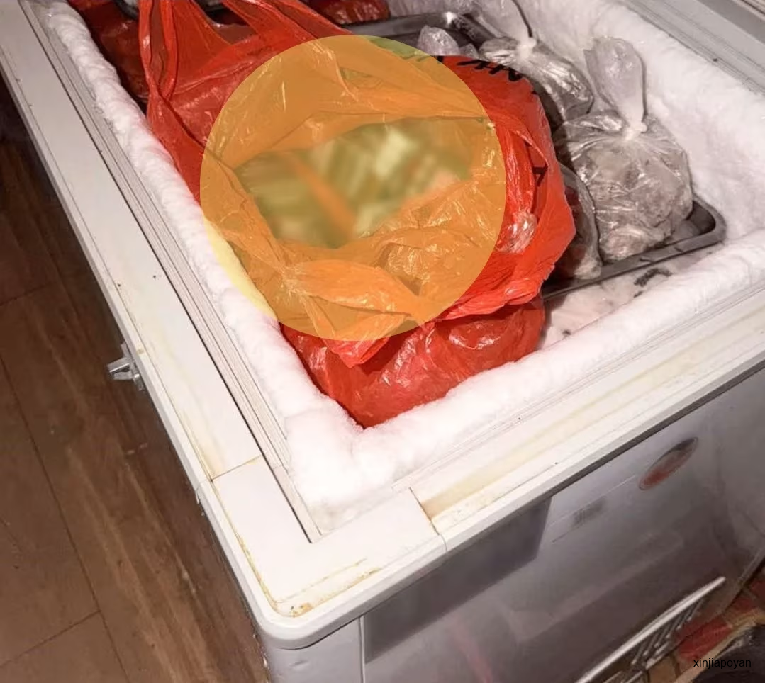 新加坡餐厅冰箱竟藏740包走私烟,4名中国员工被抓,后果太严重了……