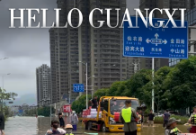 “贵港加油”响彻安居社区!来自五省的桨板志愿者为22个小区冒雨运送补给