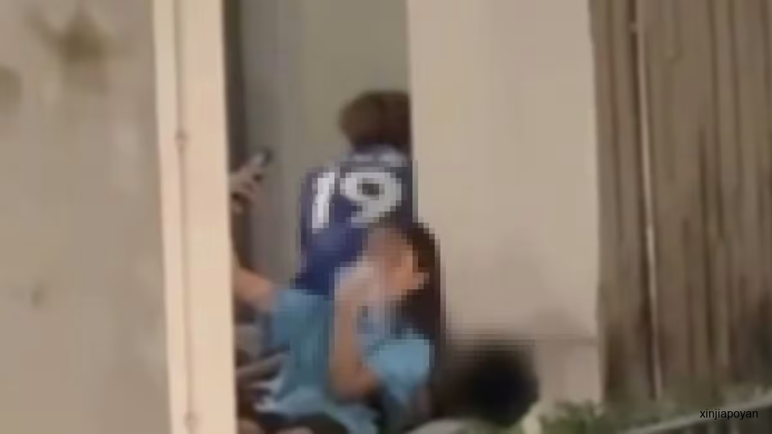 网传新加坡小学生抽电子烟?校方最新回应来了!