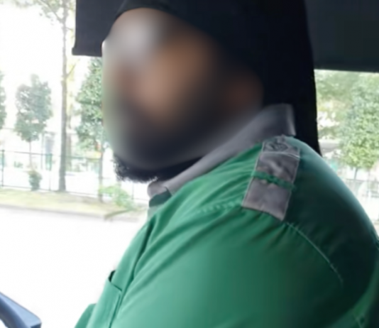 嫌司机开得慢还录视频网暴,新加坡男学生反被全网骂上热搜