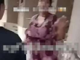 勿洛疑现虐佣案!女佣逃出后街头求助,新加坡警方及人力部介入