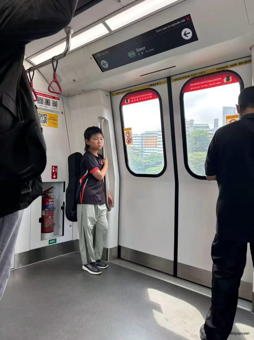 在新加坡读了6年书,转学美国后,他最想念的竟是这条路